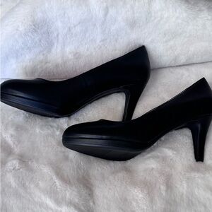 Naturalizer Women's Black Leather Pumps Size 9 1/2